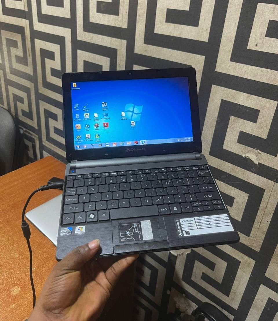 ❌❌SOLD-OUT❌❌...V.Clean 1Gb Ram, 250Gb Hdd, 2Hours Ba3 life Gateway Mini Laptop For-Sale