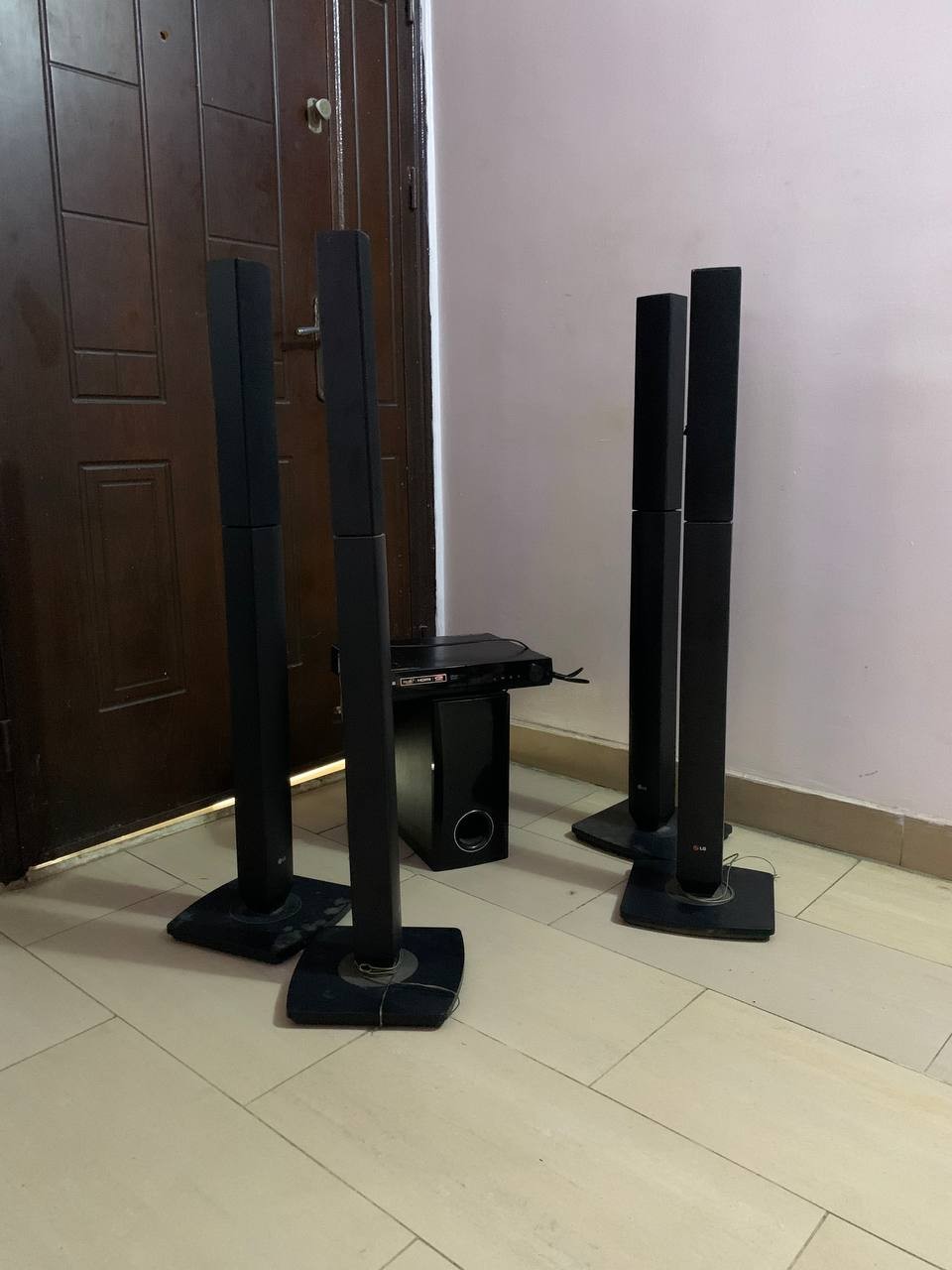 Clean 330W LG Bluetooth DVD Home theater For-Sale
