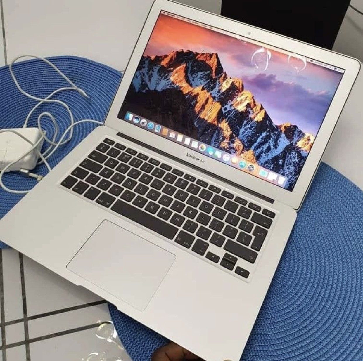 ❌❌SOLD-OUT❌❌ V.Clean 4Gb Ram, 128Gb Ssd, Corei5, Keypad Light 2015 MacBook Air Laptop For-Sale