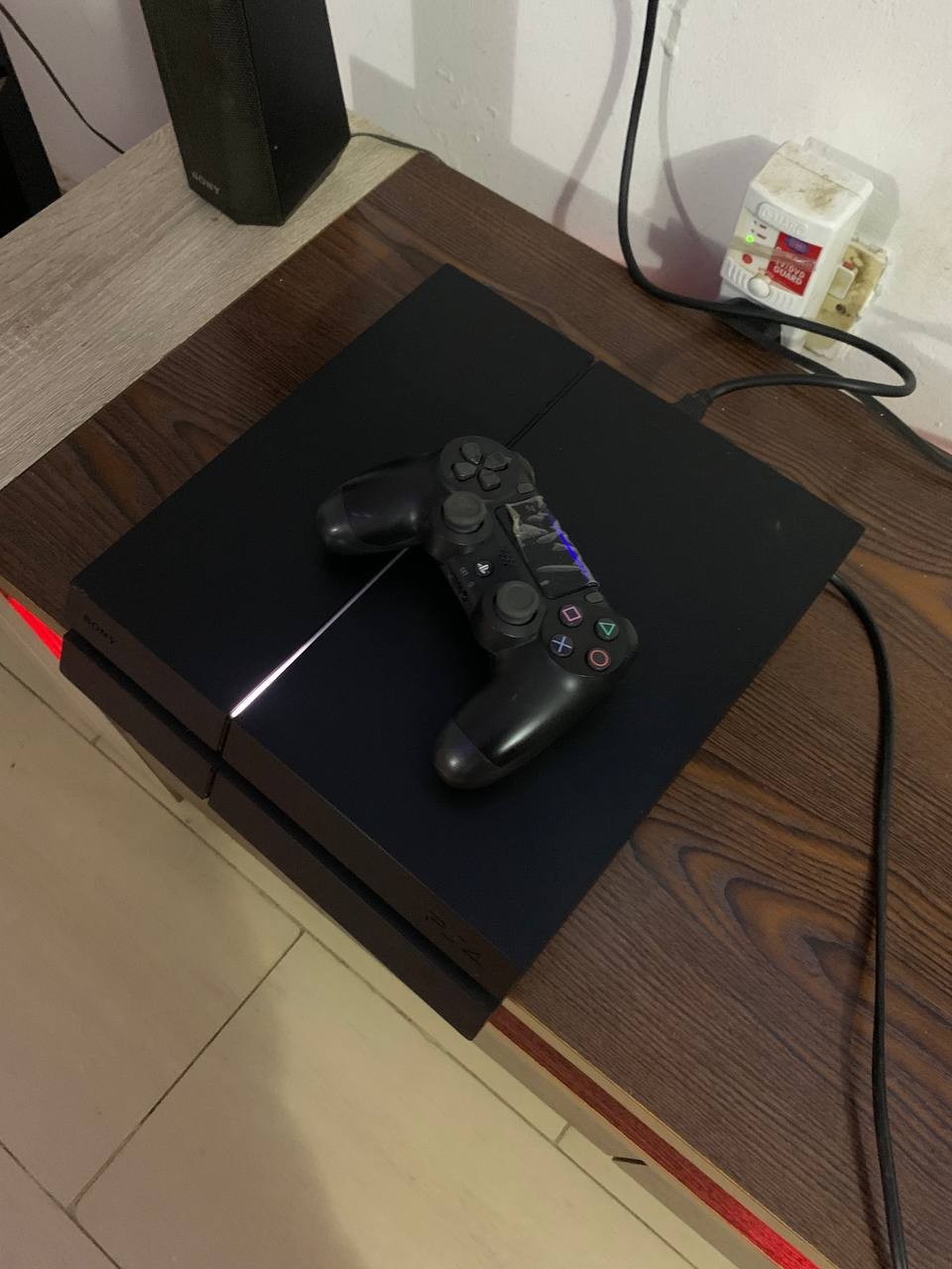 V.Clean Hacked PlayStation 4 With different 11 Games and 1 Pad For-Sale